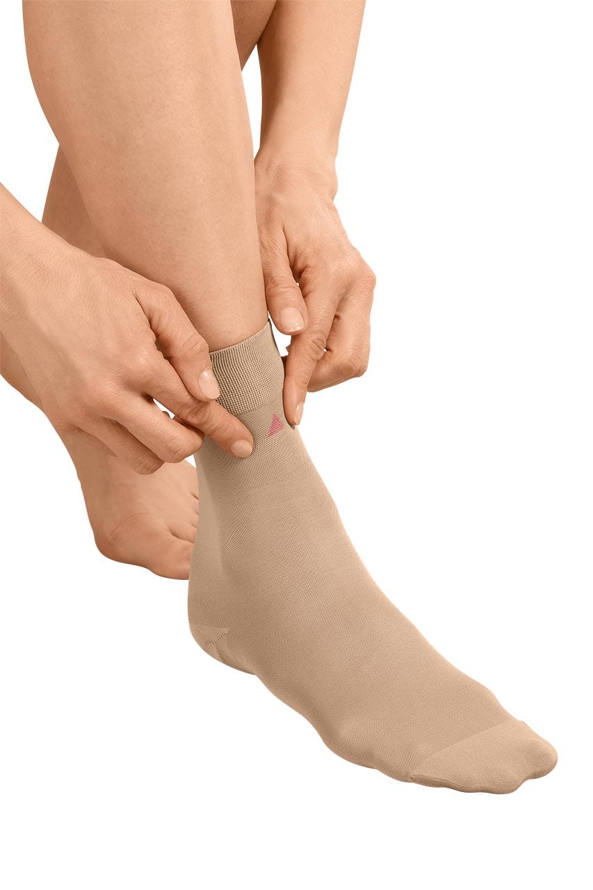 How to put on duomed soft 2 easy