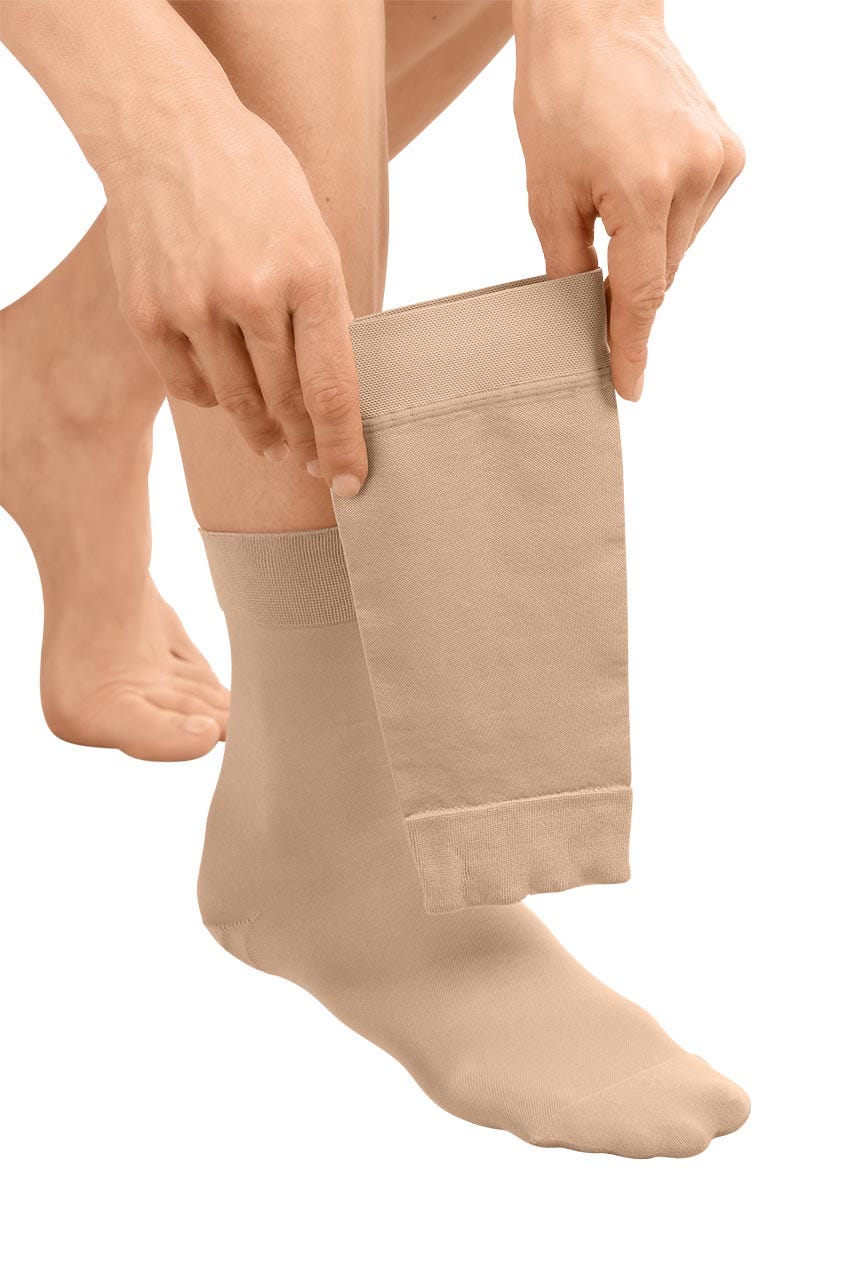 How to put on duomed soft 2 easy