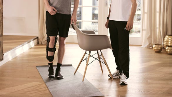 Lift leg sideways while standing, exercise to strenghten the buttock