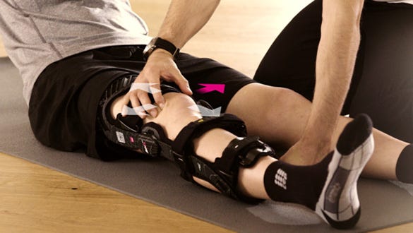 Move the kneecap, exercise to mobilise the knee cap